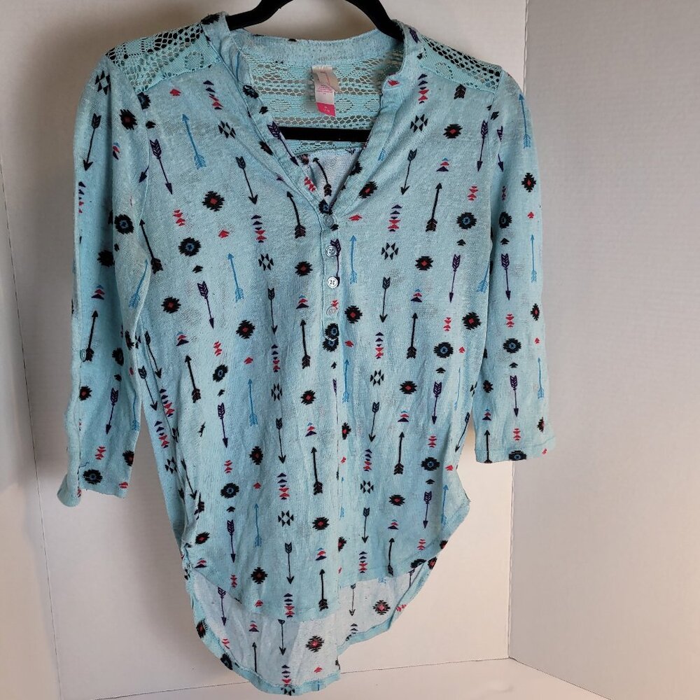 No Boundaries Juniors Blue (Aztec) Crochet Arrows Printed Blouse Tunic M(7-9)